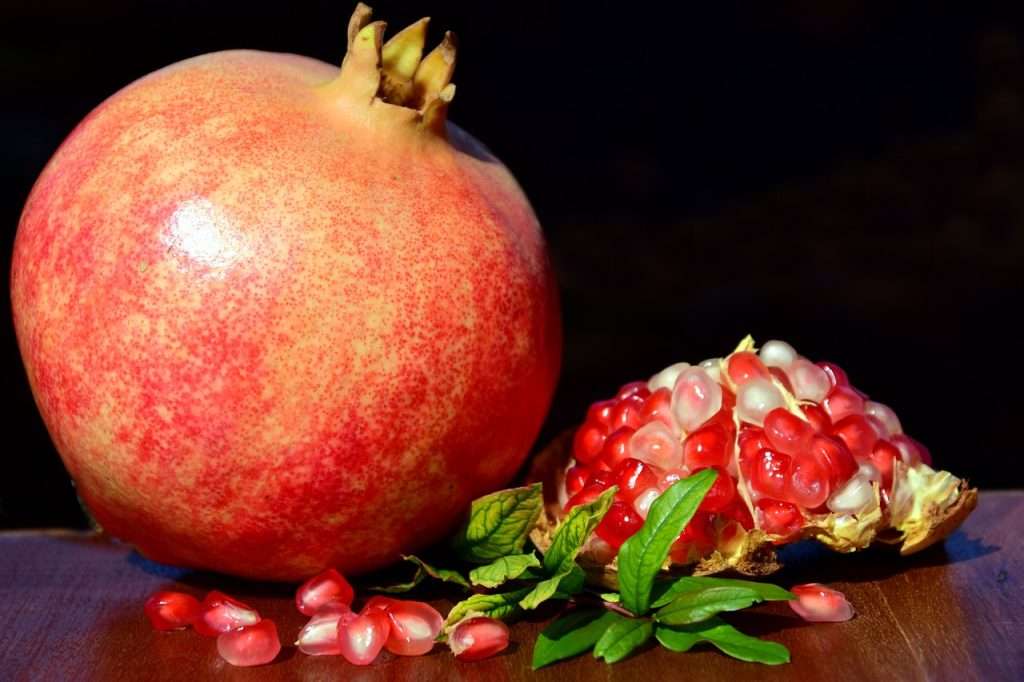 Pomegranate Juice's Red Magic: Benefits Unveiled