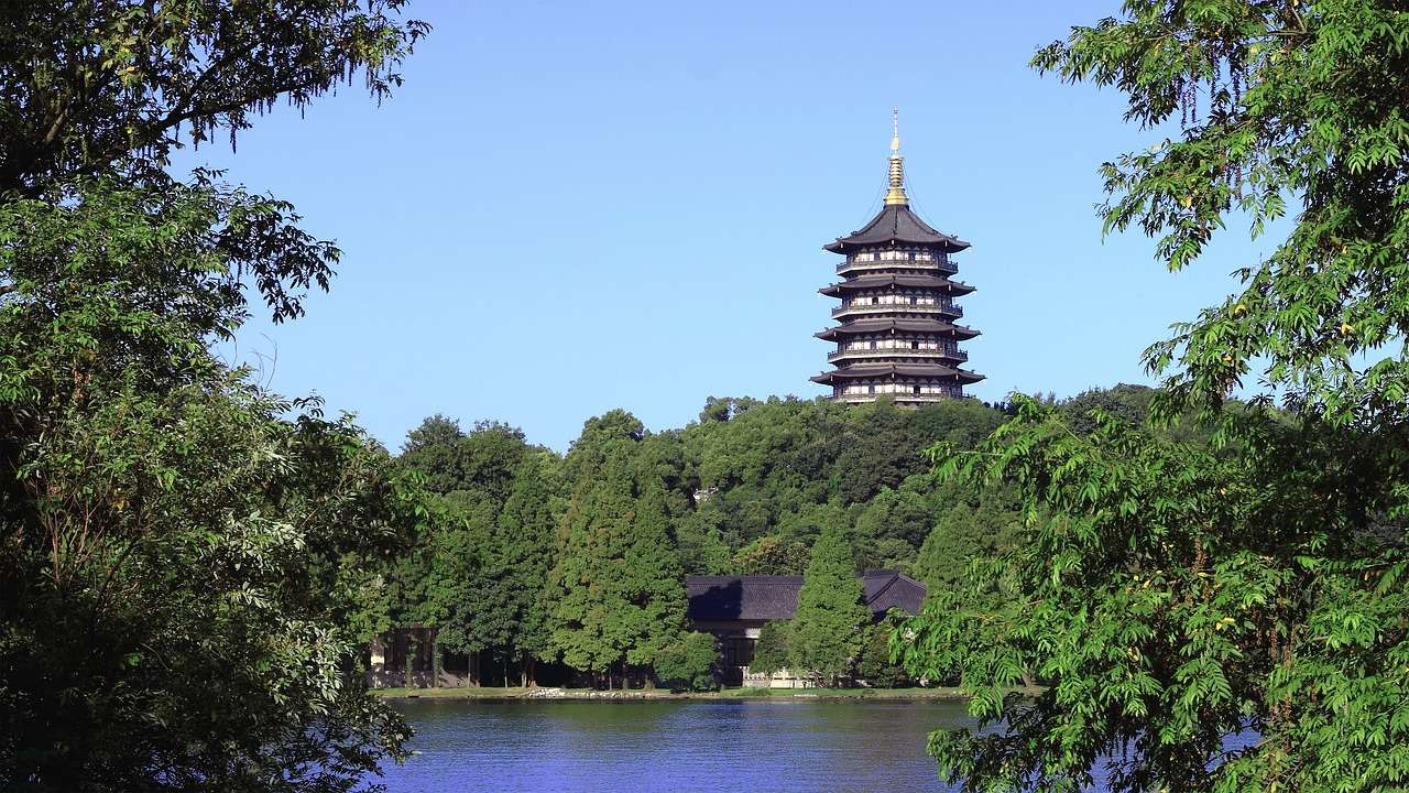 Exploring Hangzhou, China in All Seasons A Year-Round Travel Guide