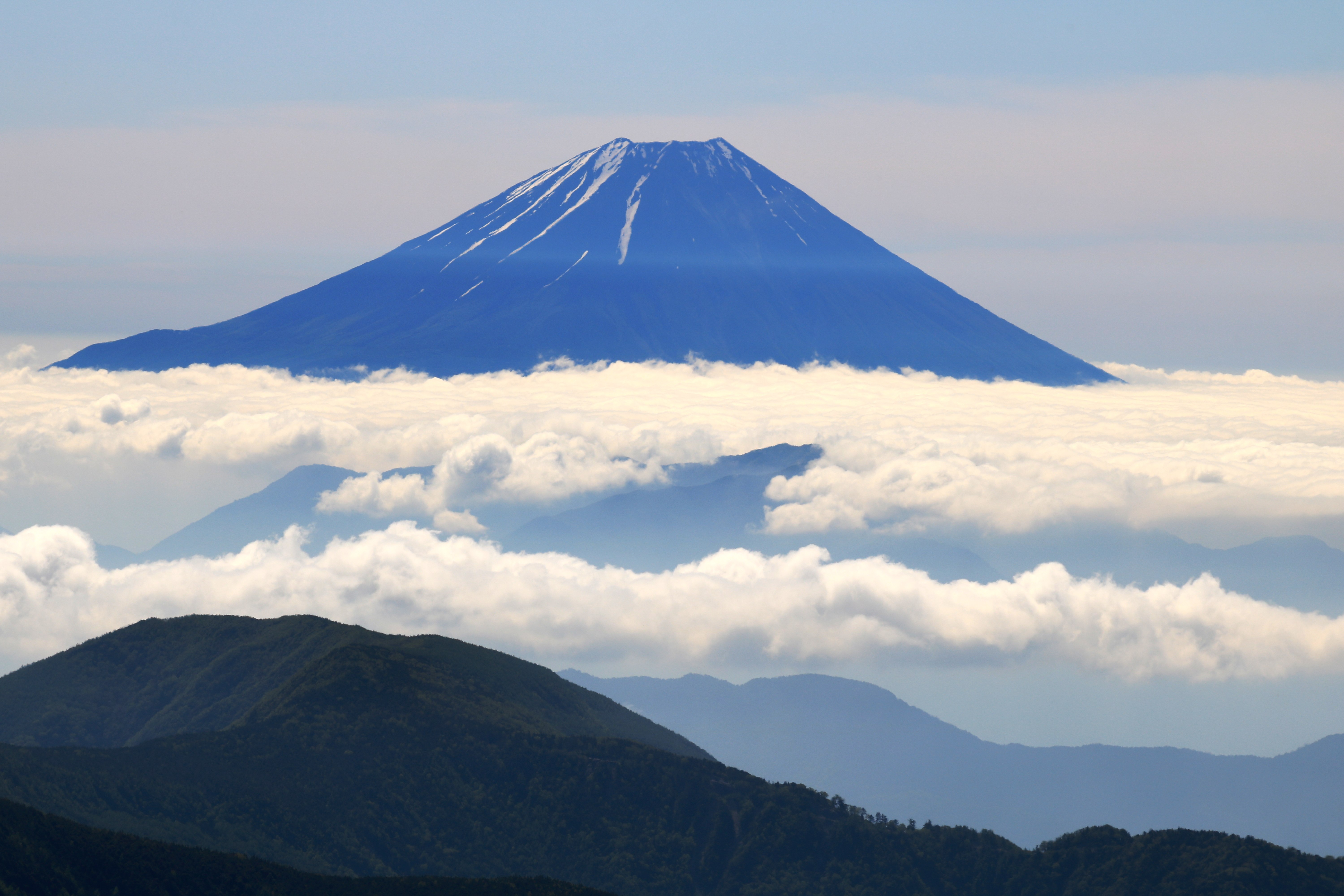 Unveiling the Majestic Charm of Mount Fuji:⁤ A Must-Visit Natural Wonder