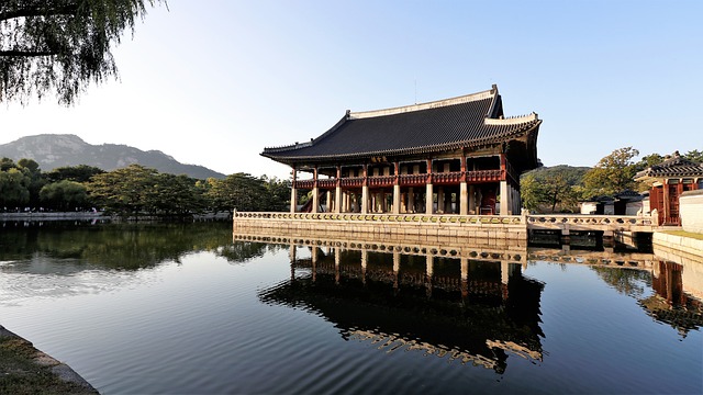 2. Gyeongbokgung Palace: ‍Unveiling the Majestic‌ Heart ‌of Seoul