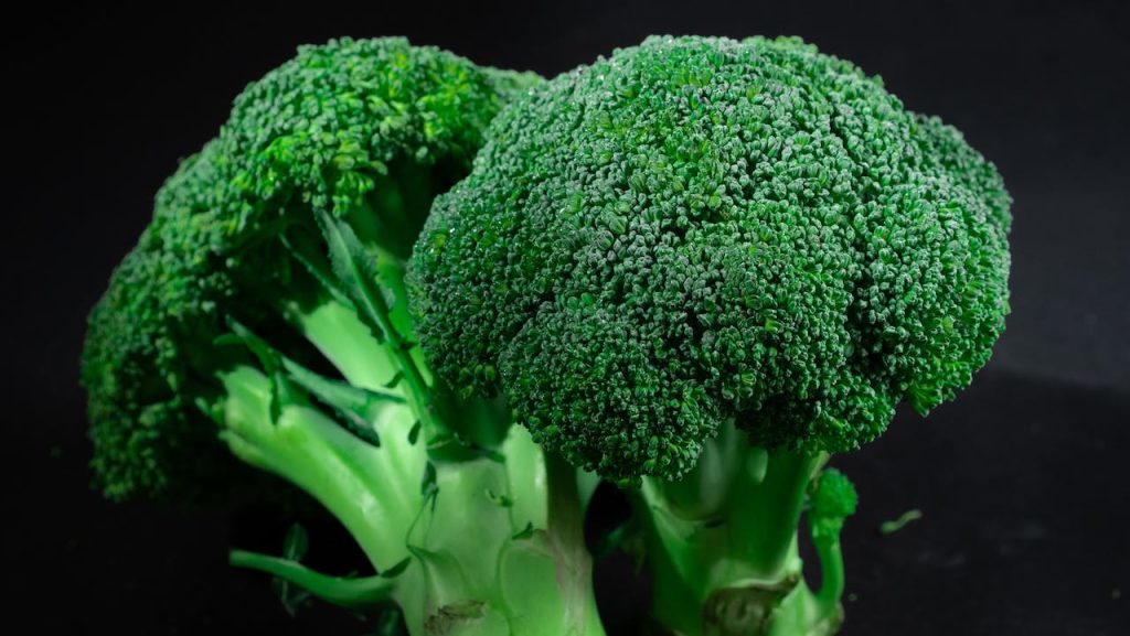 Kale and Yoga: A Holistic Approach to Weight Loss